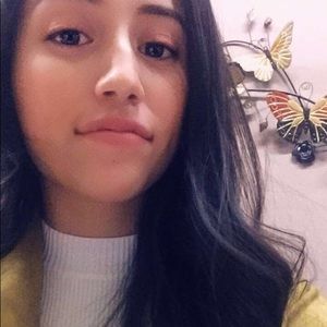 Meet your Posher, Kassandra